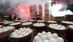  饅頭機(jī)所制作出天辰來的饅頭的口 